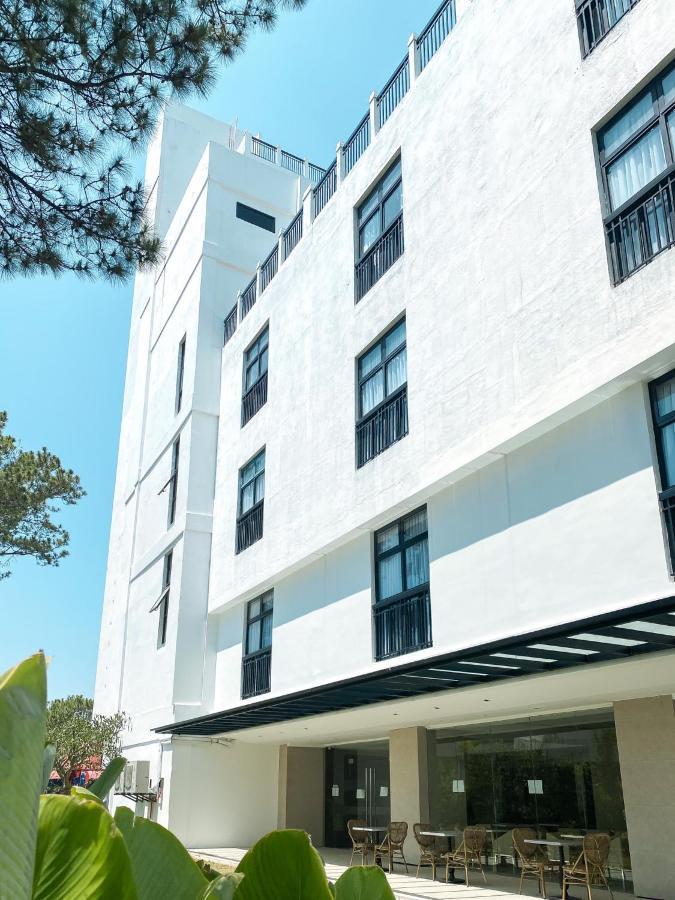 באגויו The Plaza Garden Hotel And Residences מראה חיצוני תמונה