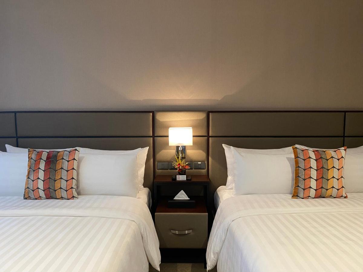 באגויו The Plaza Garden Hotel And Residences מראה חיצוני תמונה
