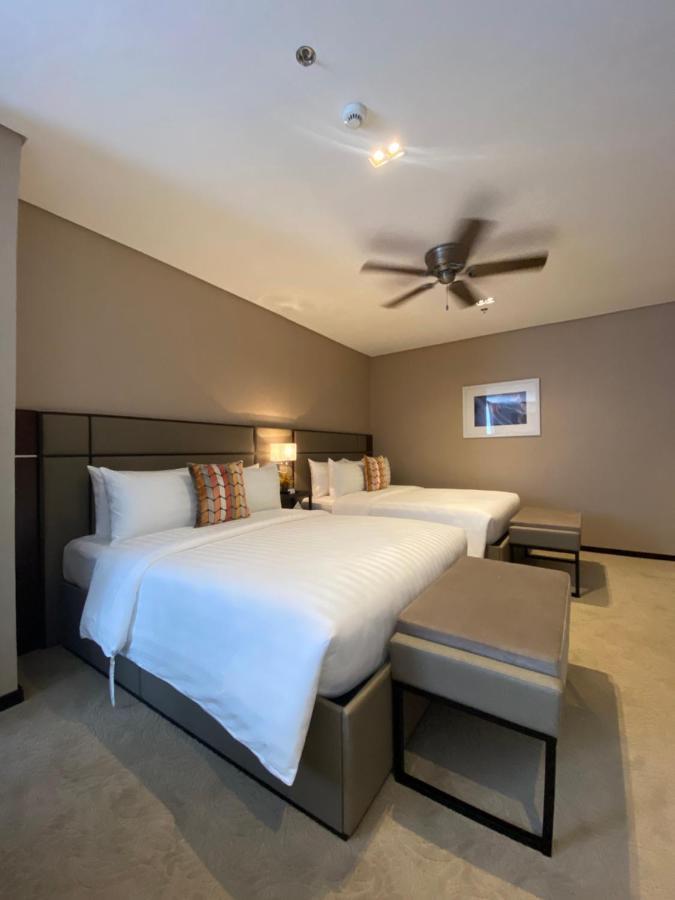 באגויו The Plaza Garden Hotel And Residences מראה חיצוני תמונה