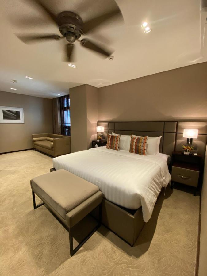 באגויו The Plaza Garden Hotel And Residences מראה חיצוני תמונה