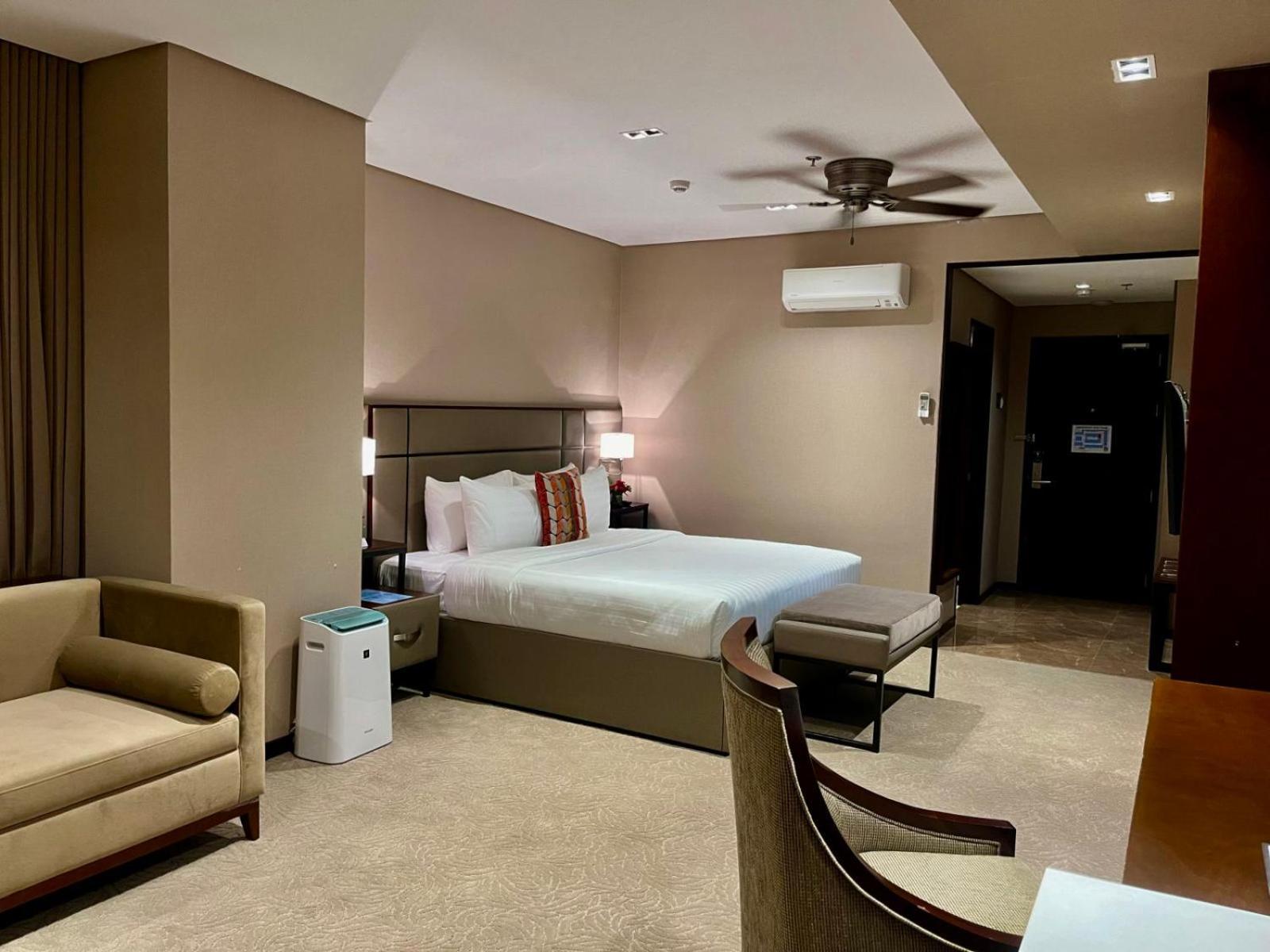 באגויו The Plaza Garden Hotel And Residences מראה חיצוני תמונה