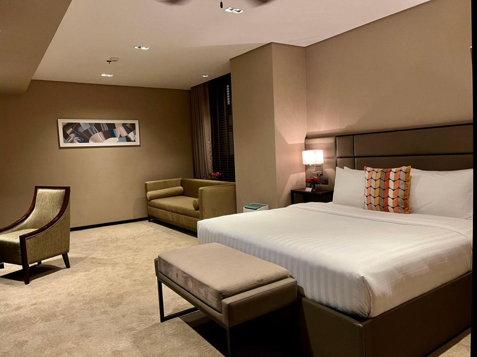 באגויו The Plaza Garden Hotel And Residences מראה חיצוני תמונה