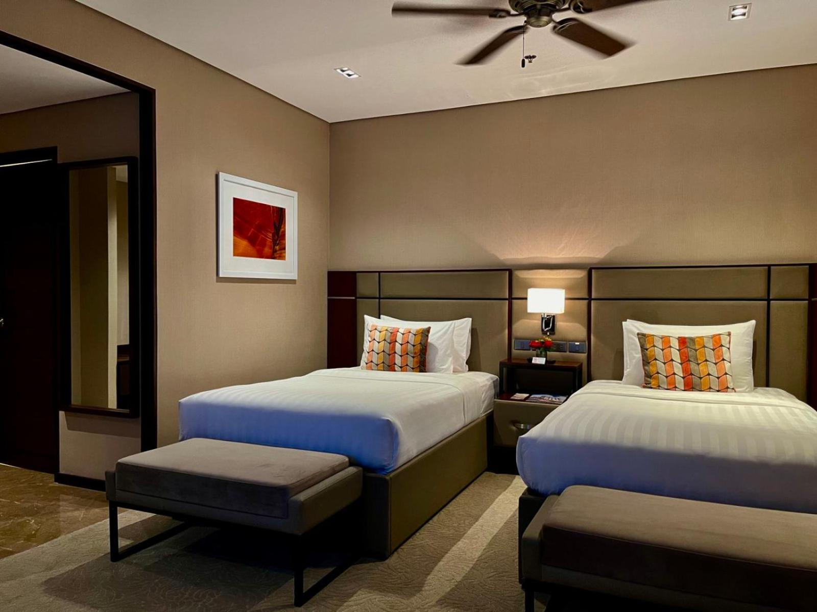 באגויו The Plaza Garden Hotel And Residences מראה חיצוני תמונה