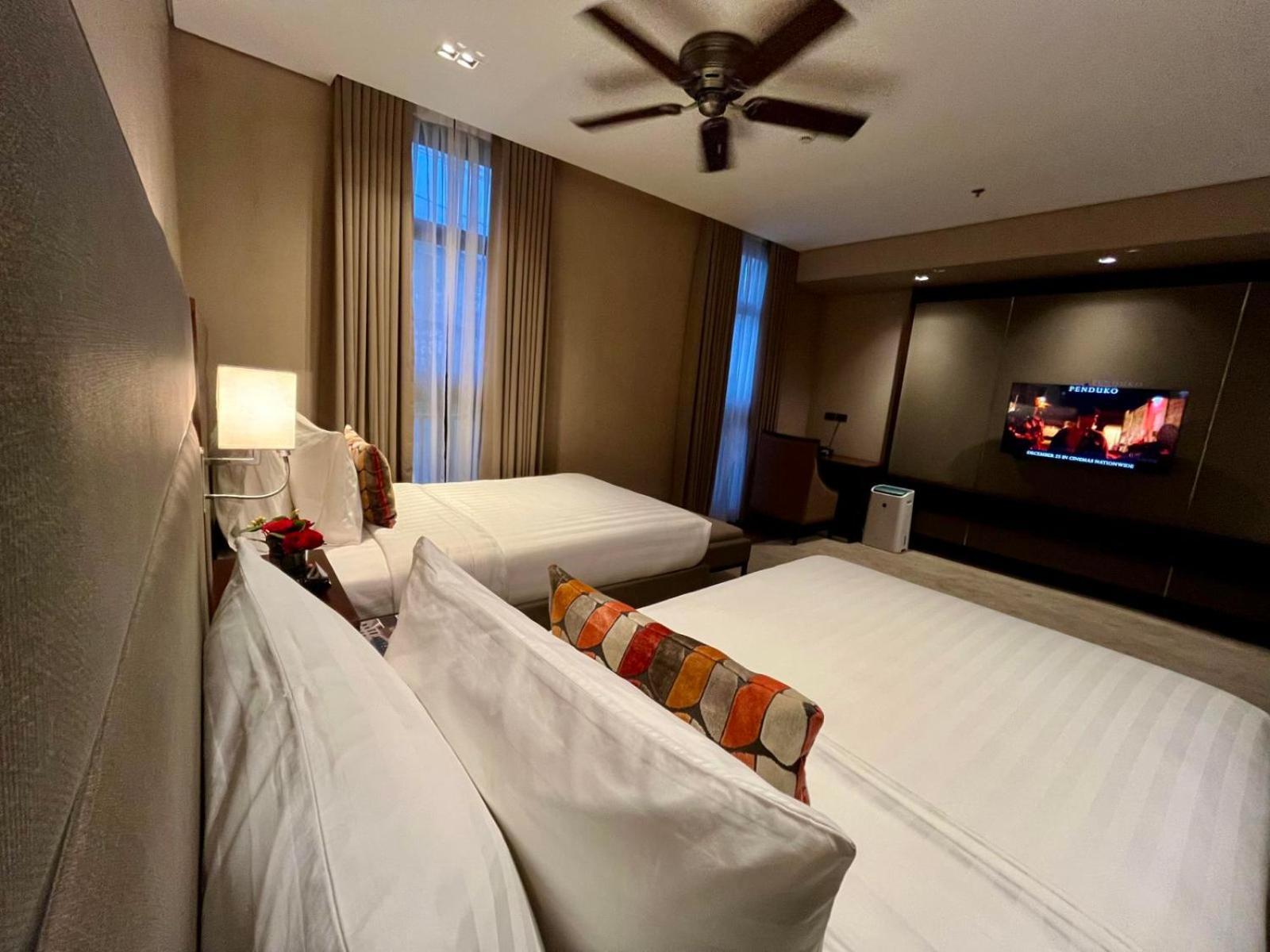 באגויו The Plaza Garden Hotel And Residences מראה חיצוני תמונה