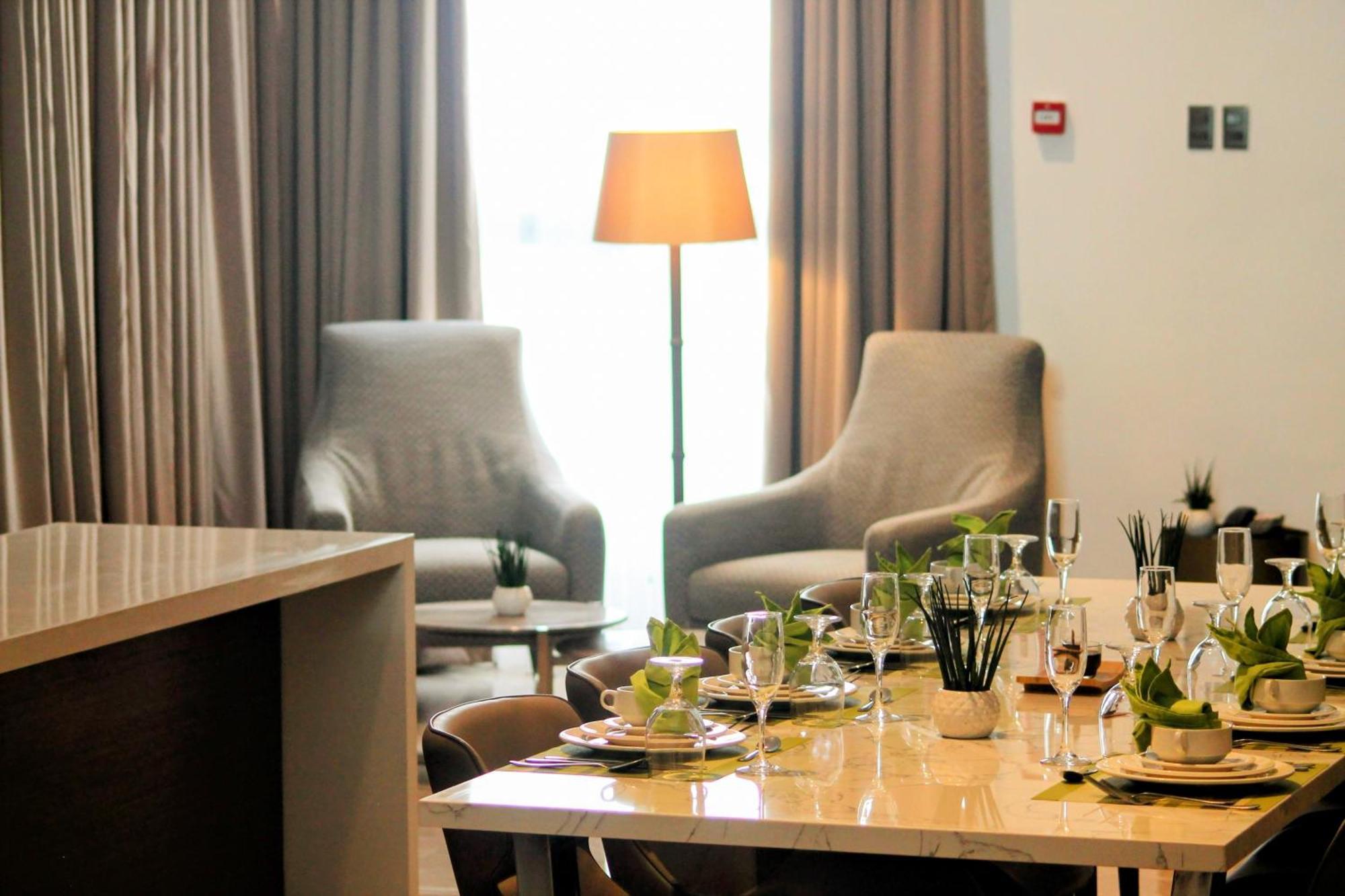 באגויו The Plaza Garden Hotel And Residences מראה חיצוני תמונה